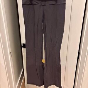 Lululemon Grove Pants- Size 8- 34' inseam -gray reversible gray
